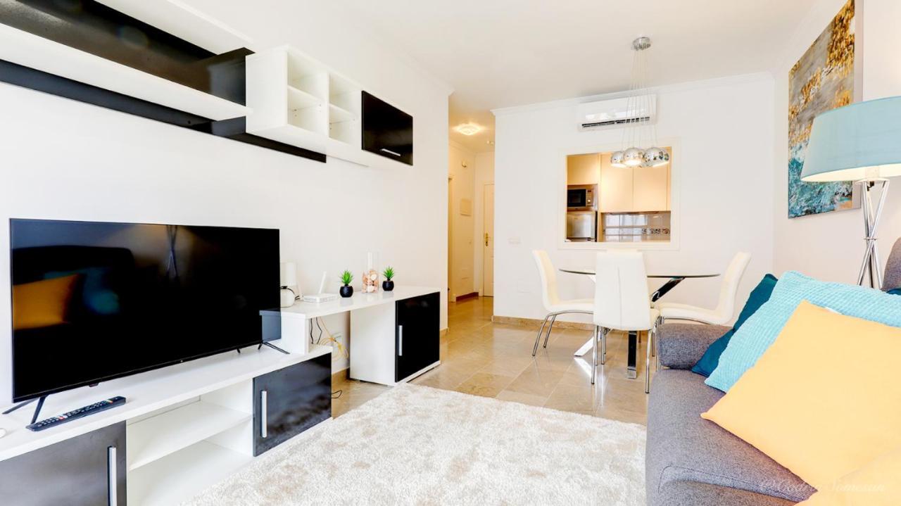 Cozy Apartment Overlooking Estepona'S Marina! Exterior foto