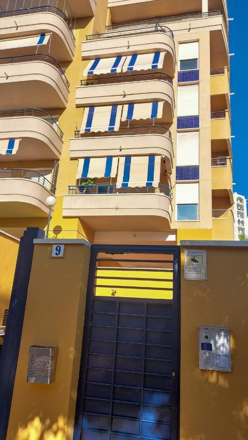 Cozy Apartment Overlooking Estepona'S Marina! Exterior foto